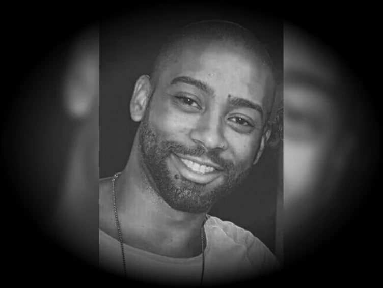 <em>Professor de Ballet Clássico,</em><br /><strong>Jazz e Dança Contemporânea</strong>