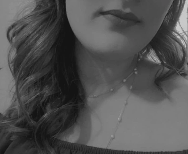 <em>Professora&nbsp;<br /></em><strong>Acad&ecirc;mica</strong>